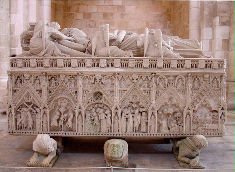 Inês' tomb at the monastery