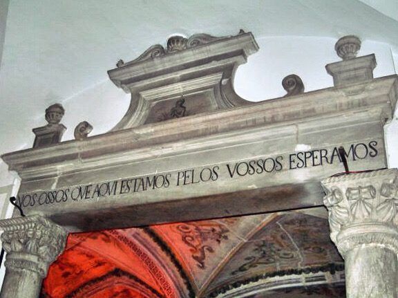 Capela dos Ossos entrada