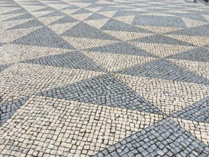Calcada portuguesa triangulos