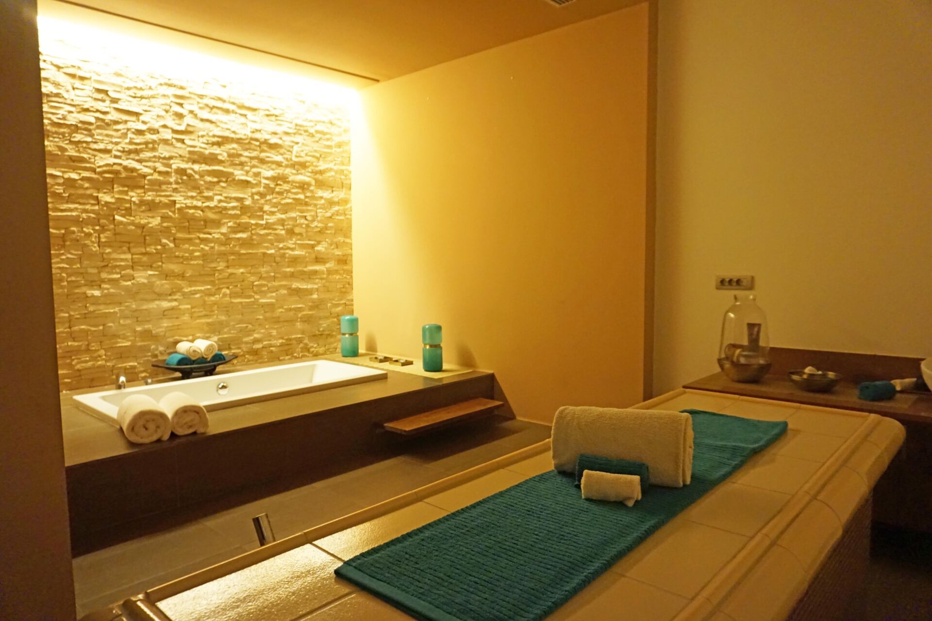 THE SPA therapy room