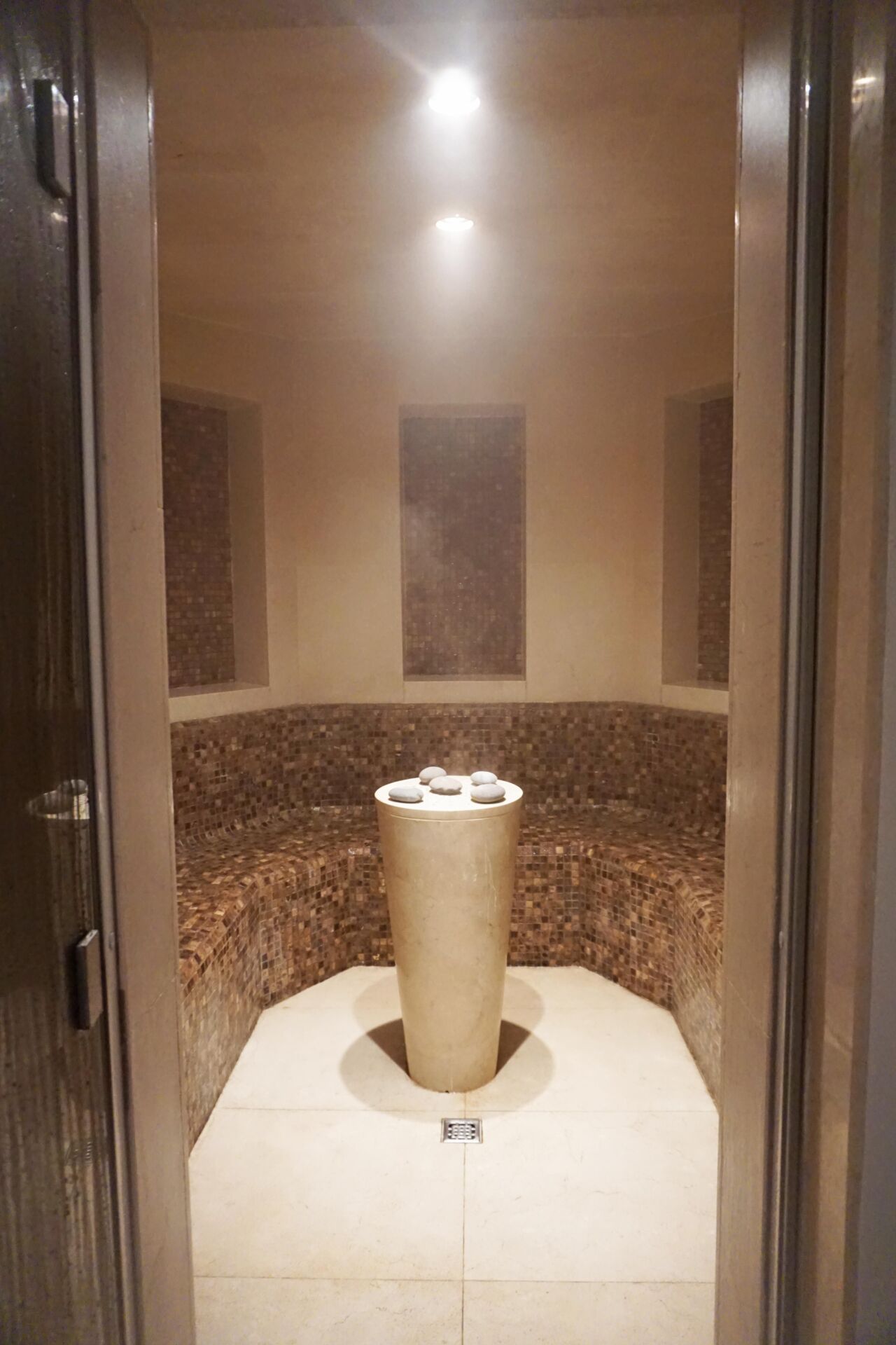 Acqua Spa steam room