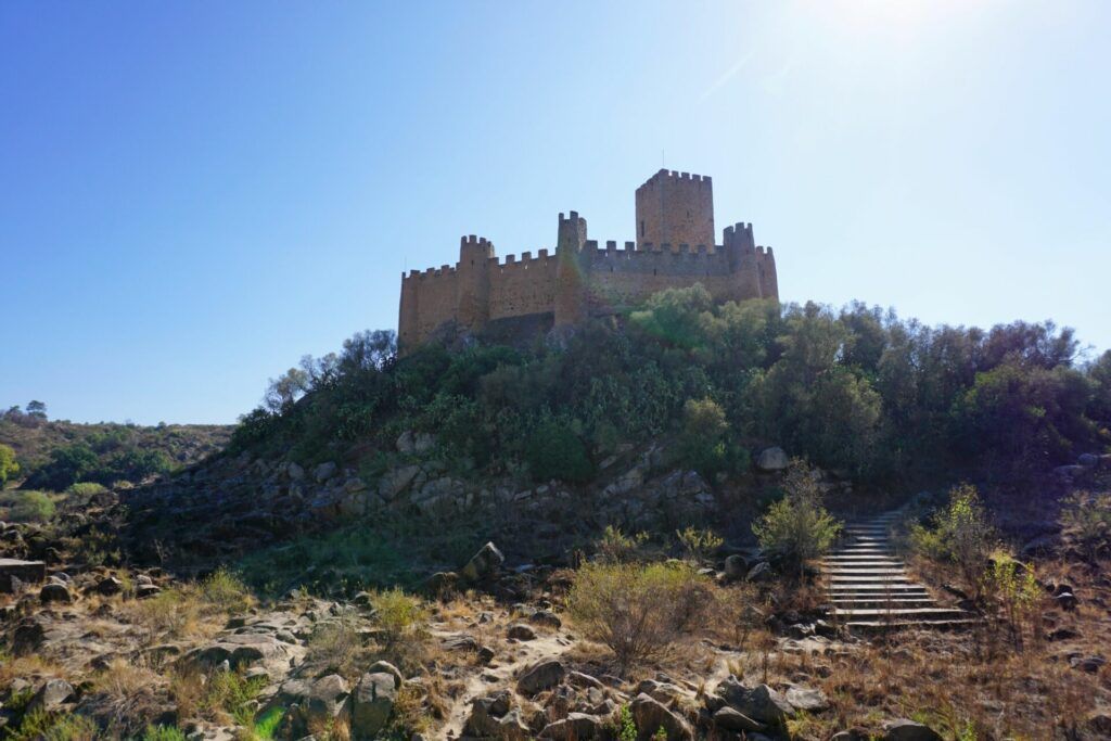 Castelo de Almourol from land