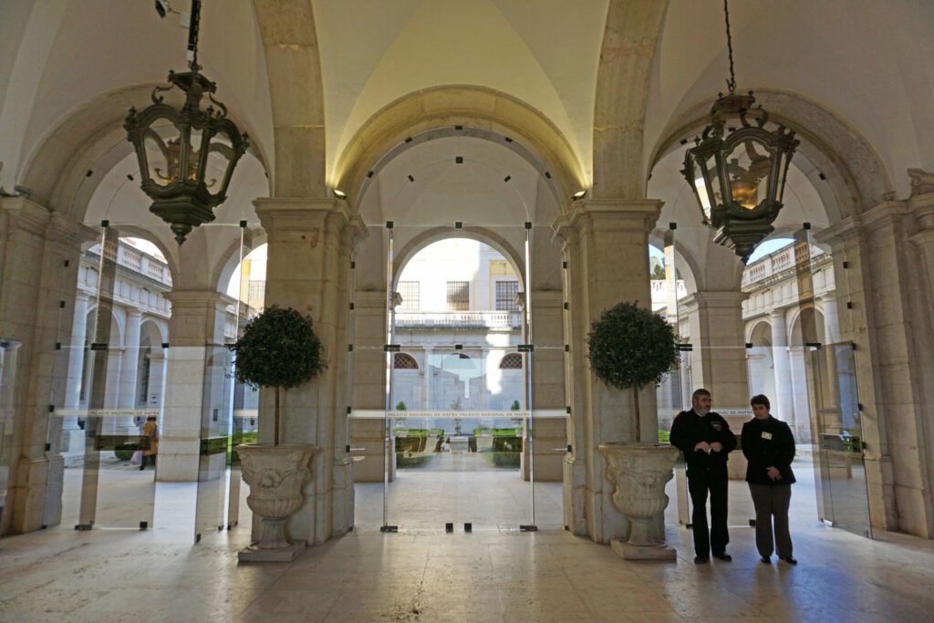 Palácio Nacional de Mafra entrance
