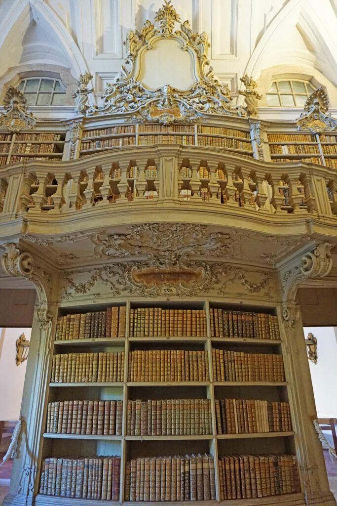 Library column Mafra National Palace