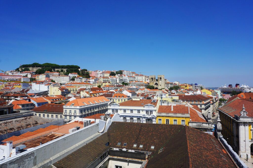 View of the castle from the Rua Augusta Arch