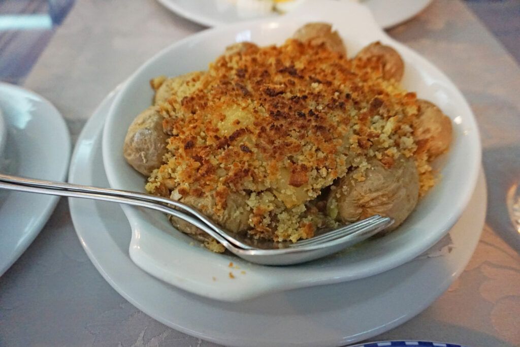 Mesa da Sé bacalhau com broa