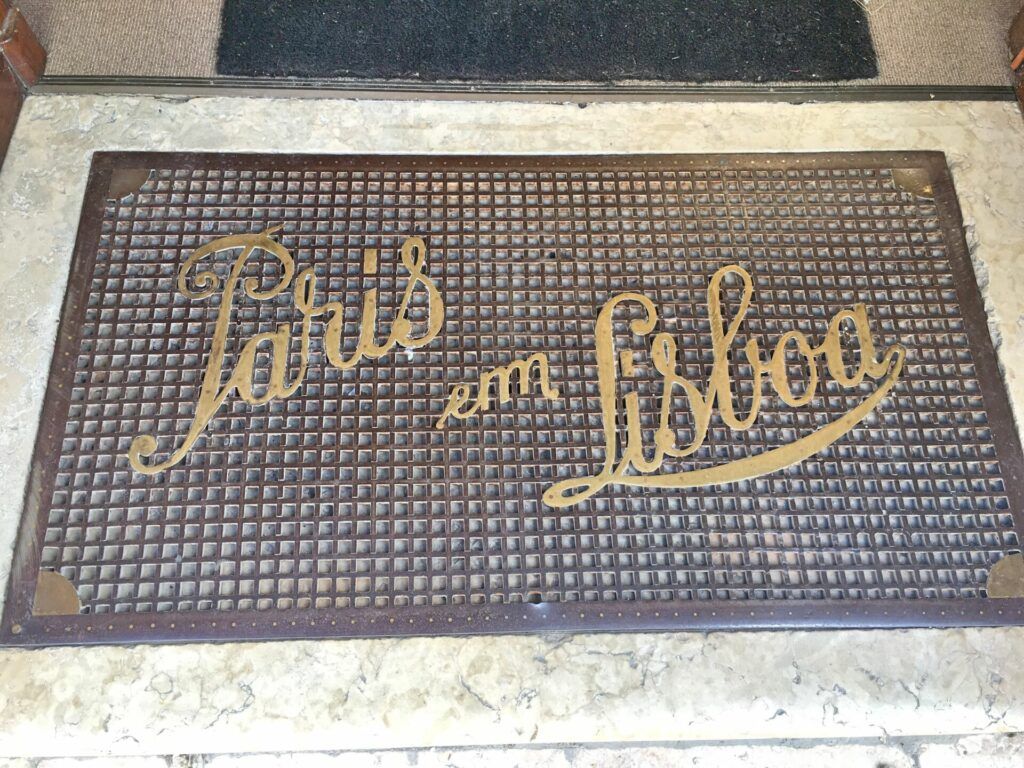 Paris em Lisboa welcome mat