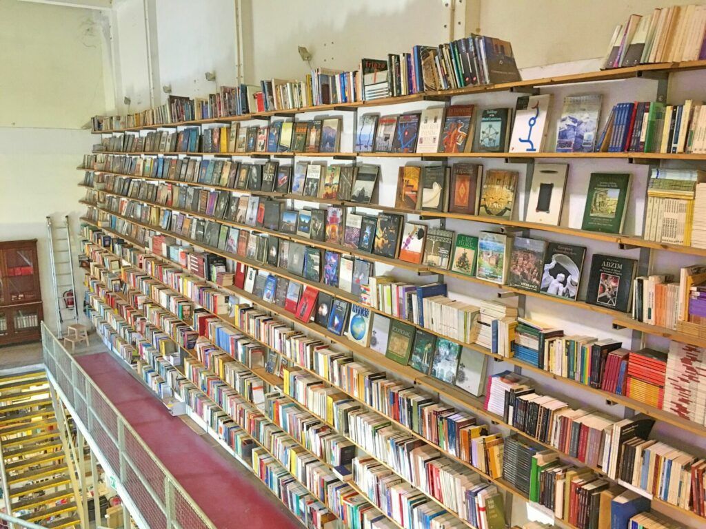 Books at Ler Devagar