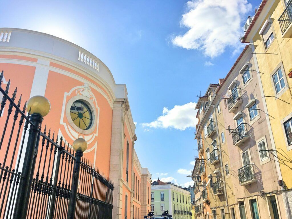 Alfama colors