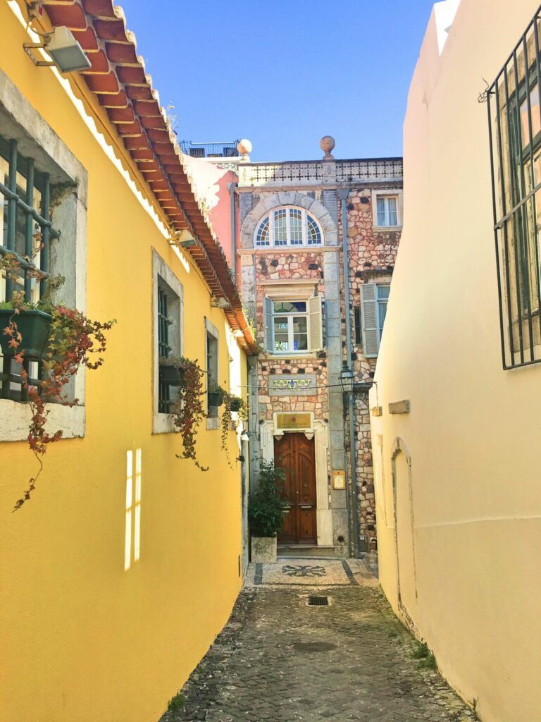 Alfama alley