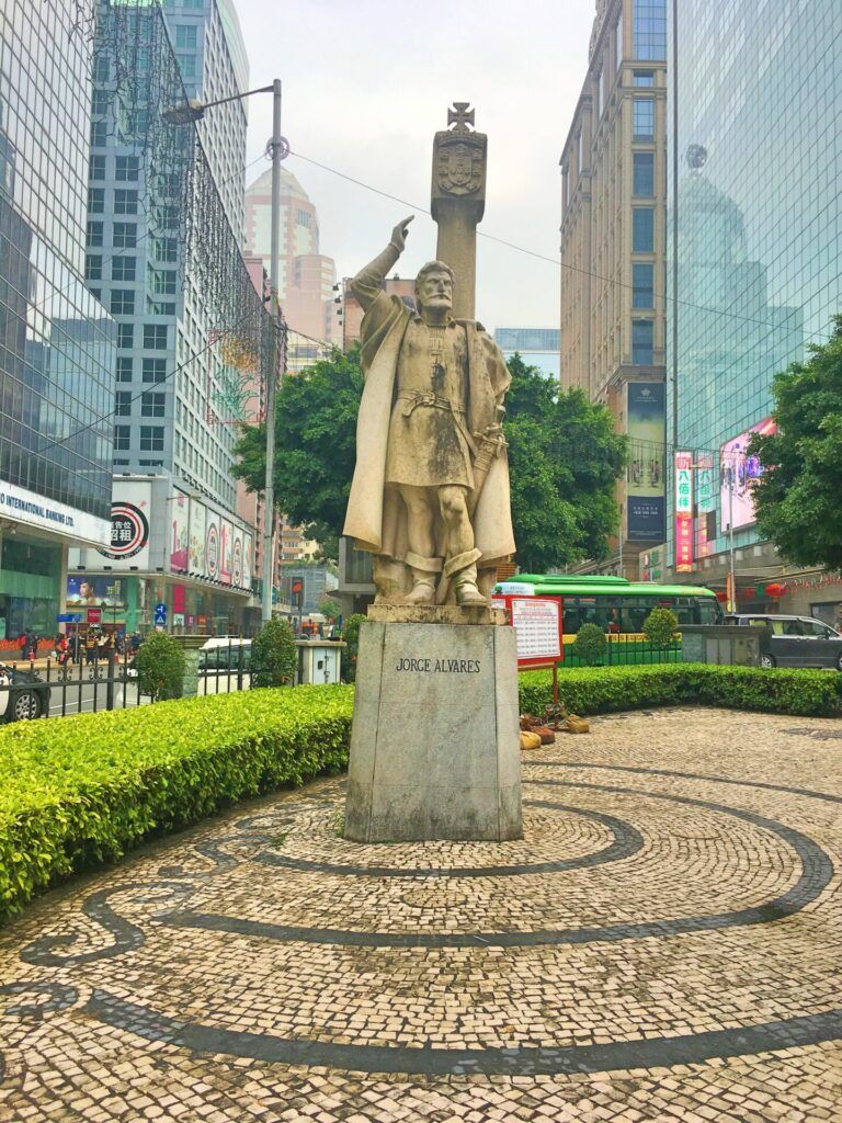 Statue of Jorge Alvares, Macau