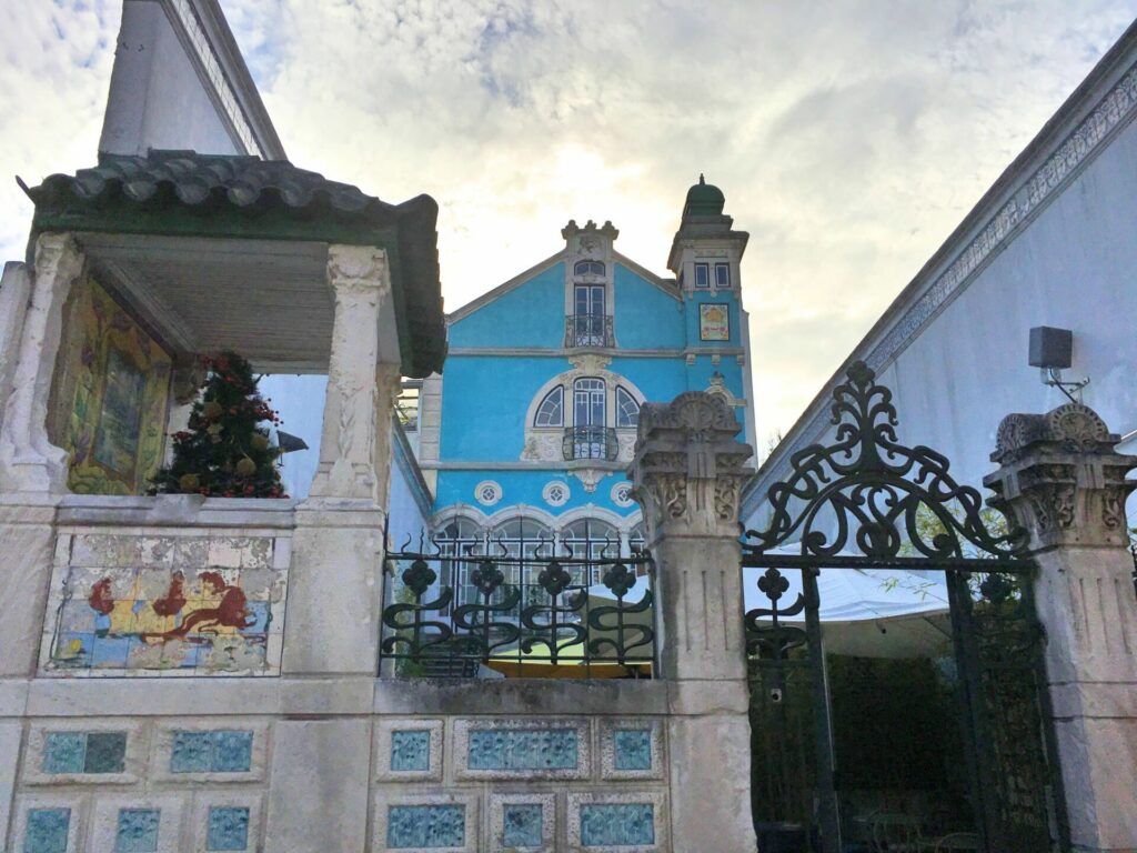 Art nouveau museum back