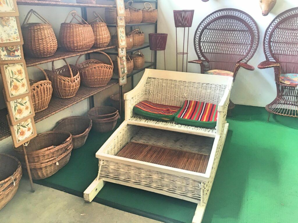 Baskets and sled Cafe Relogio