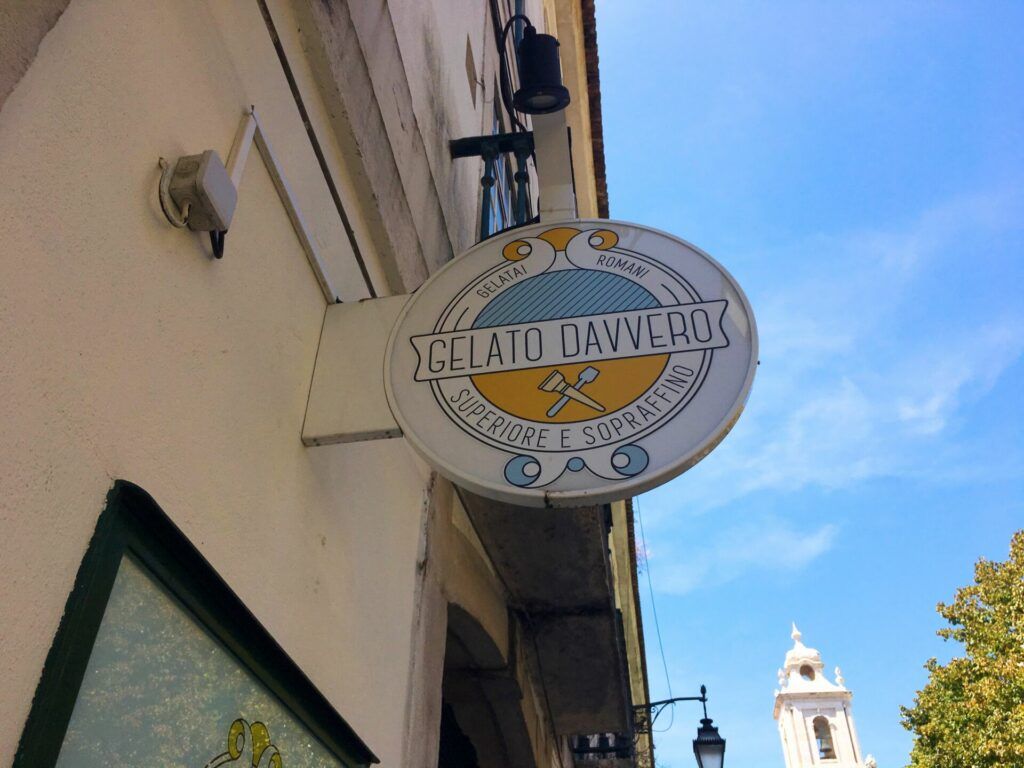 Gelato Davvero sign