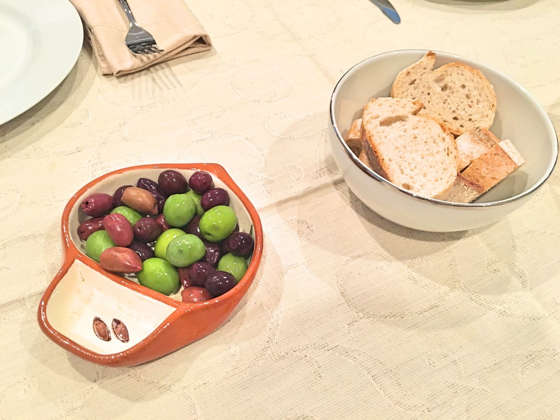 Bread & olives