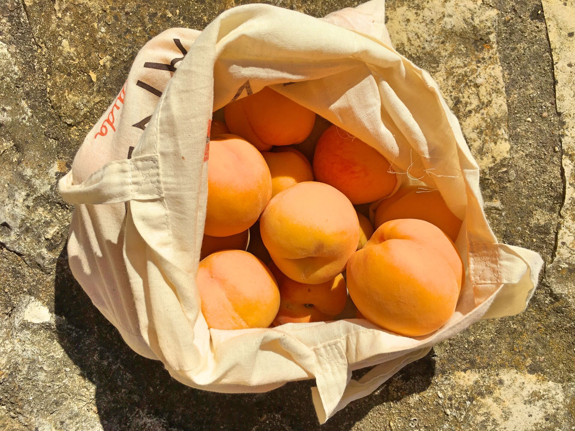 Portuguese peaches