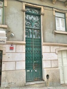Portuguese door 16